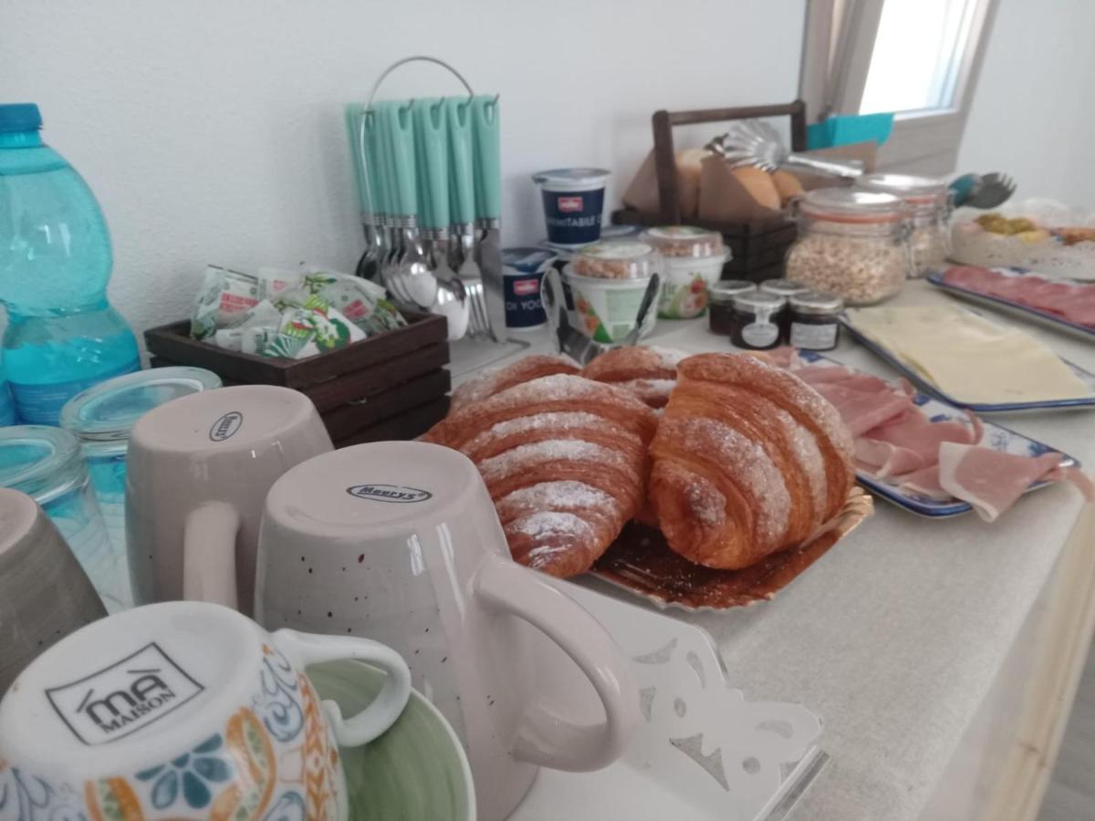 B&B Luchia Орозеи Экстерьер фото