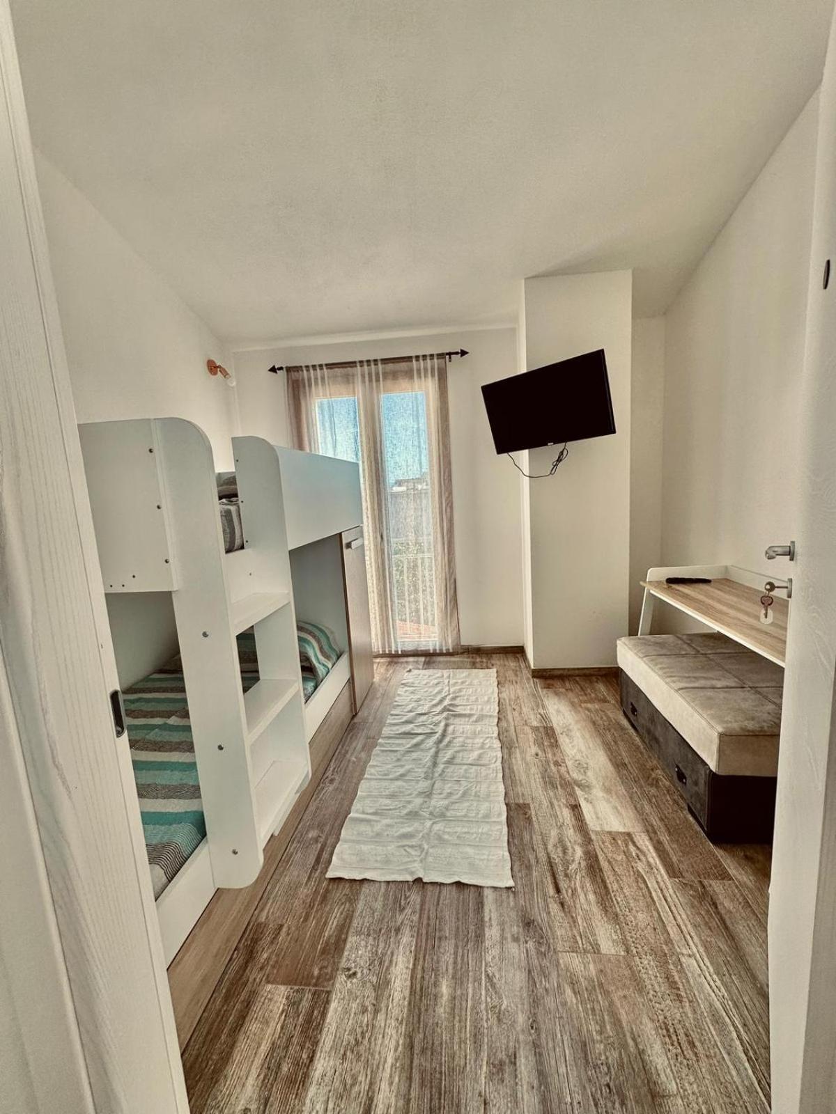 B&B Luchia Орозеи Экстерьер фото